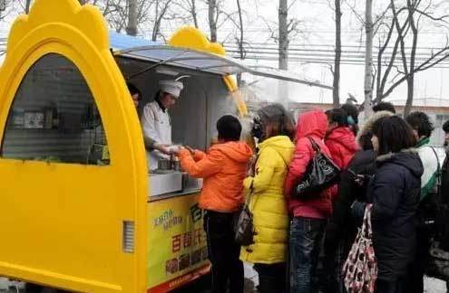 書報亭、早餐車，甚至垃圾桶都有二維碼“身份證”了。